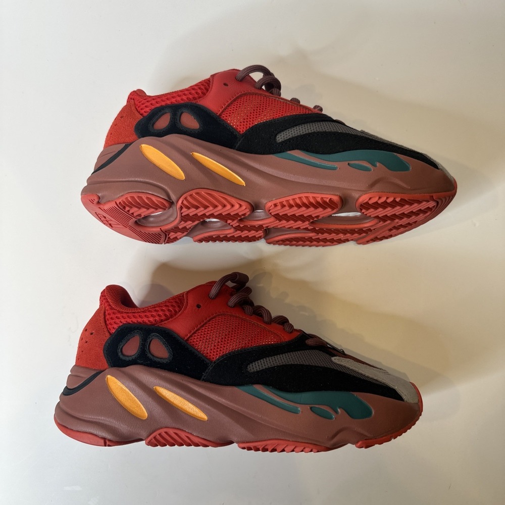 Size 5.5 - Women's Adidas Yeezy Boost 700 'High-Res Red' - Picture 2 of 16